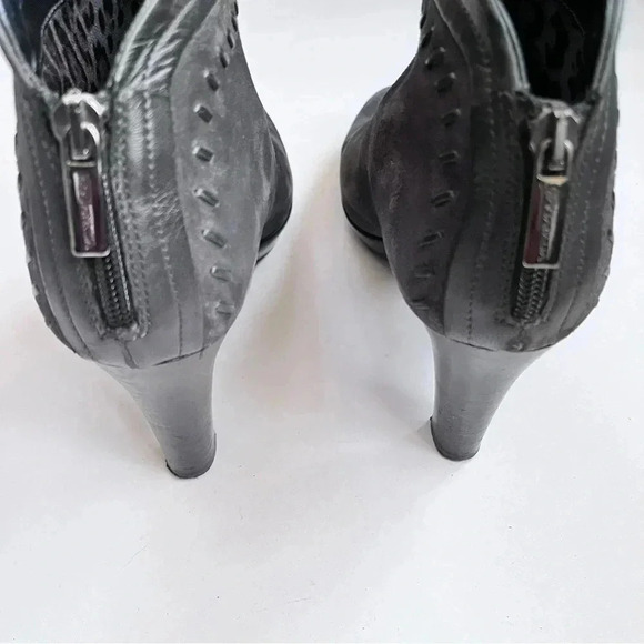 Aquatalia By Marvin K Vera Gomma Gray Suede Minimalist Ankle Women’s Boots Sz 9 - Picture 7 of 11